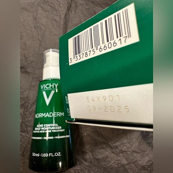 Vichy Normaderm Acne Control Daily Moisturizer 50ml/1.69oz - Picture 5 of 5